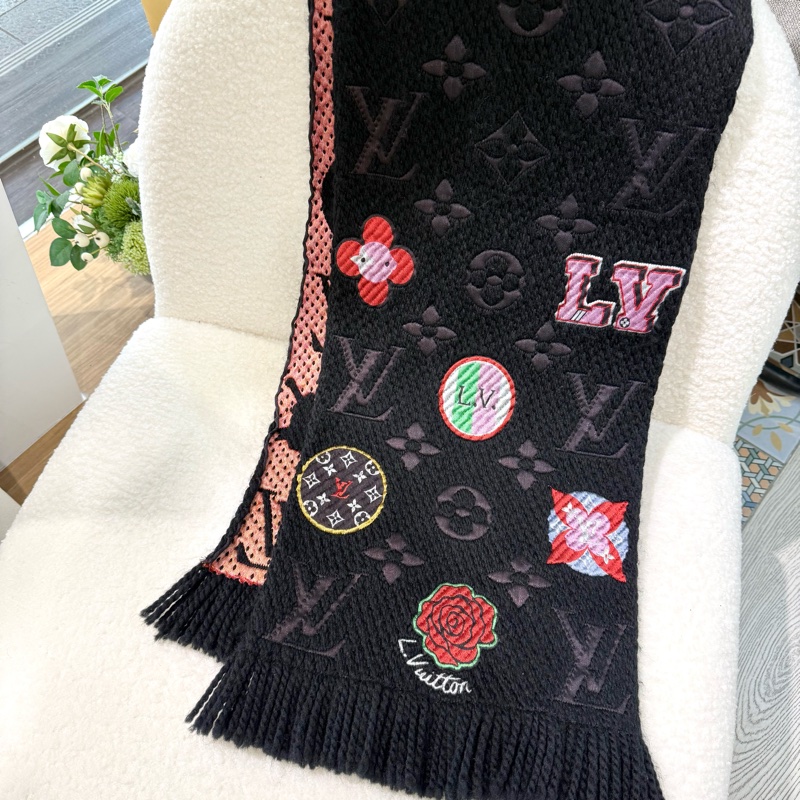 LV黑色老花拼彩圖設計圍巾M71060-1