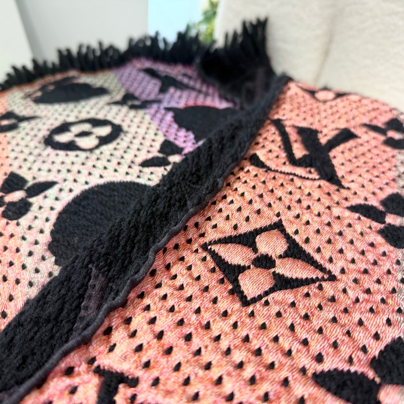 LV黑色老花拼彩圖設計圍巾M71060-6