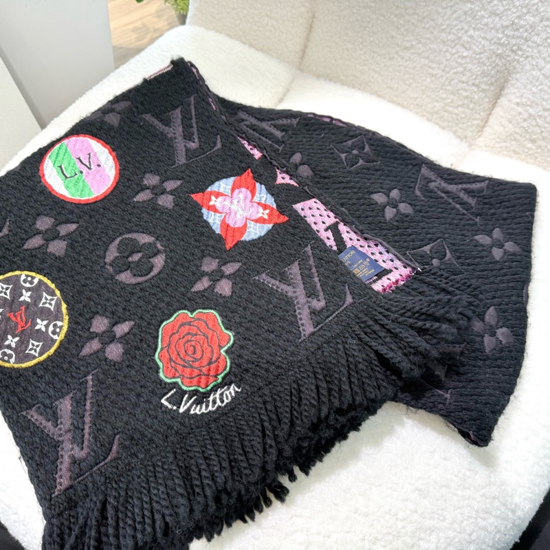 LV黑色老花拼彩圖設計圍巾M71060-10