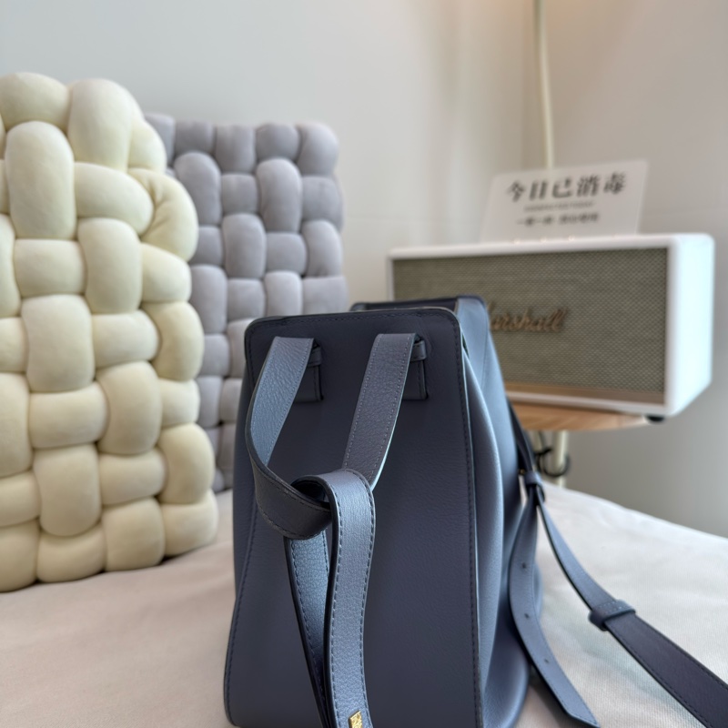 LOEWE經典包Hammock-10