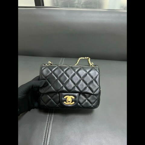 Chanel cf gold ball mini square 
黑金羊皮金球方胖子