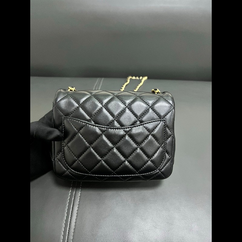 Chanel cf gold ball mini square
黑金羊皮金球方胖子-1