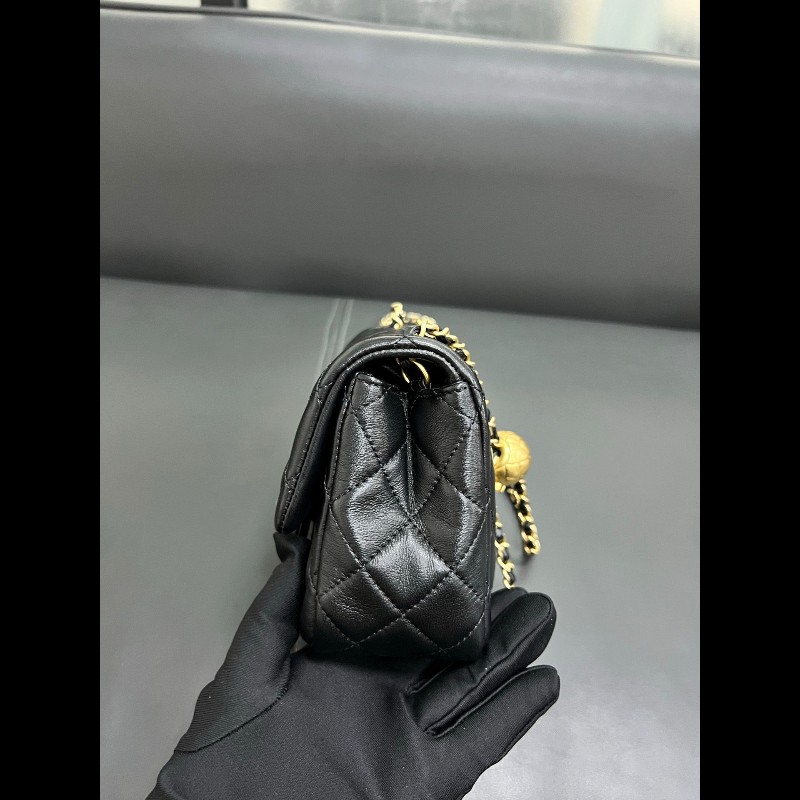 Chanel cf gold ball mini square
黑金羊皮金球方胖子-4