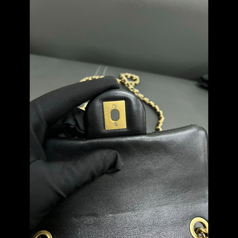 Chanel cf gold ball mini square
黑金羊皮金球方胖子-13