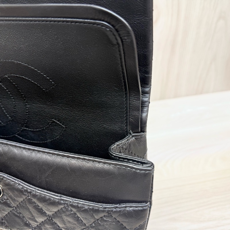 CHANEL黑銀揉製牛皮限量銀針徽章款2.55 24CM-14