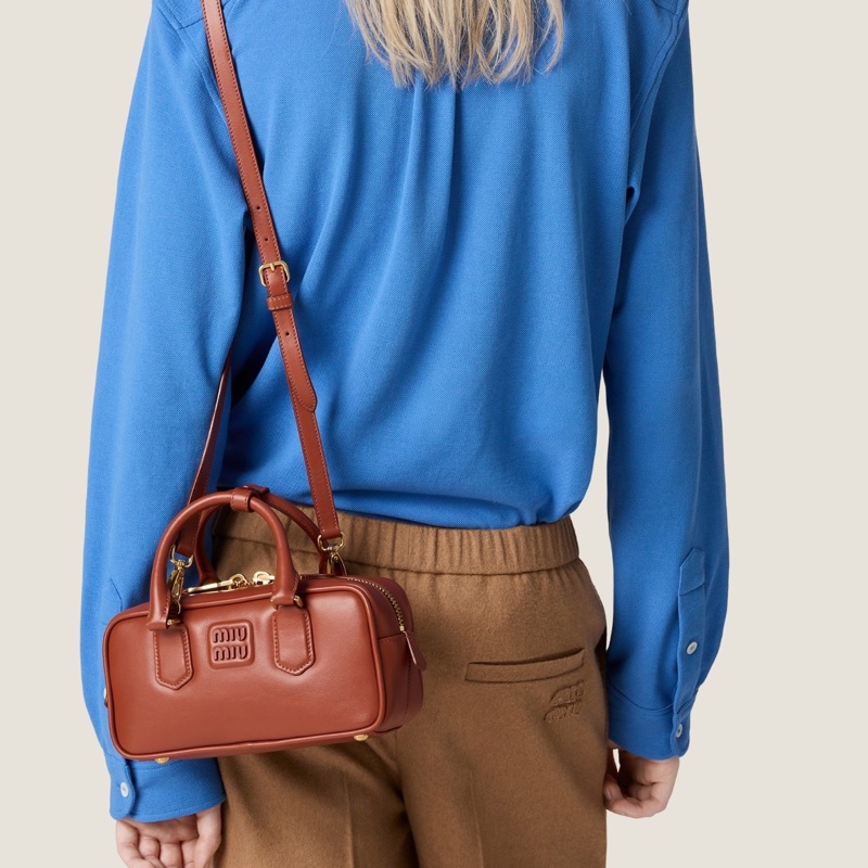 Miu Miu 女士 Arcadie 拉鍊斜挎包均碼碼22cm*7.5cm*10.5cm-0