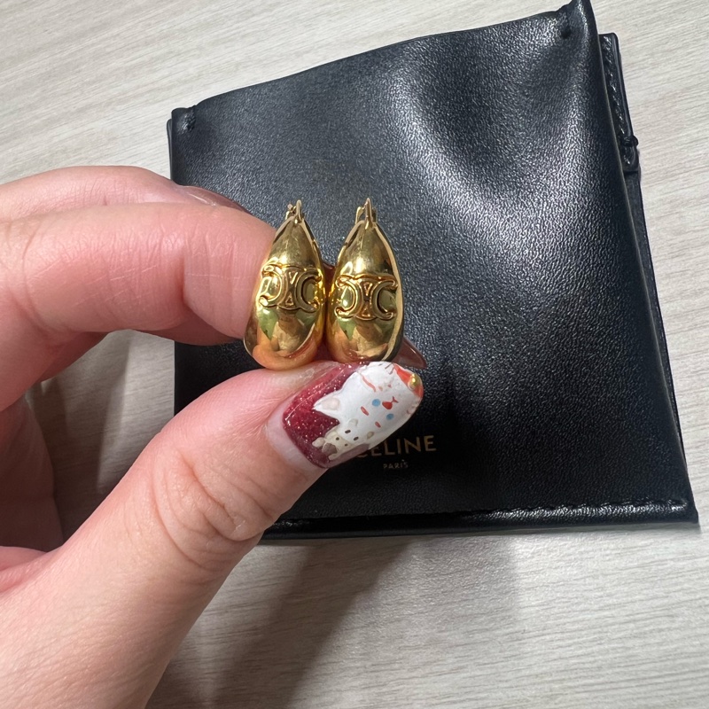 全新,僅專櫃試戴一次則無再配帶過,歐洲帶回,celine韓系耳環-5