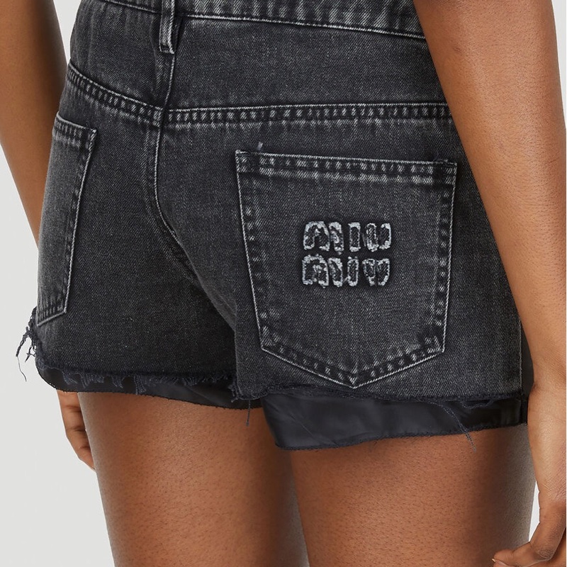 Miu Miu 女士 徽標細節牛仔短褲25 27碼-1