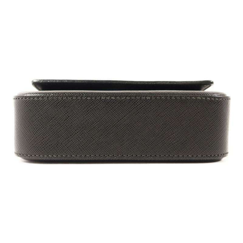 PRADA Saffiano皮革Clutch金扣手拿包-3