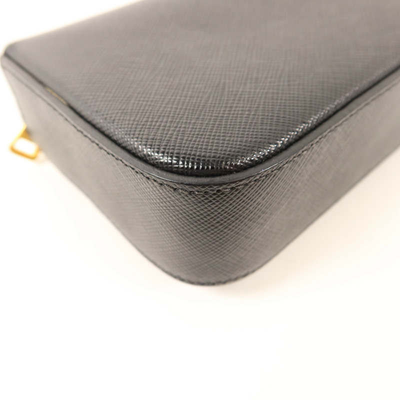 PRADA Saffiano皮革Clutch金扣手拿包-13