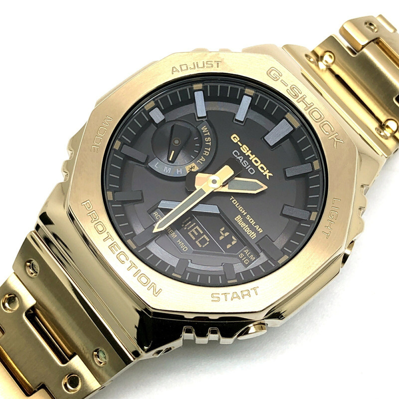 卡西歐 G-SHOCK GM-B2100GD-9A 全金屬金色 IP 太陽能腕錶，配備藍牙、手機連接、雙 LED 照明、八角形設計、橡木指針/數位雙顯。 2023 年 3 月發布。可在 Mikunigaoka 商店購買。-3