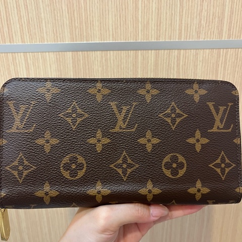 LV老花棕色拉鍊長夾