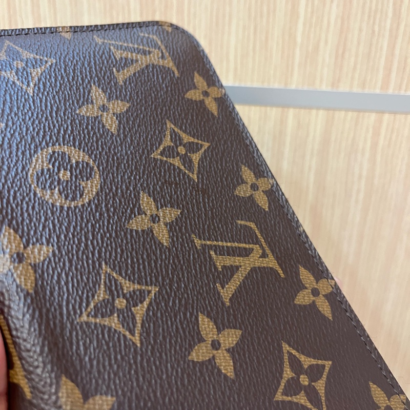LV老花棕色拉鍊長夾-3