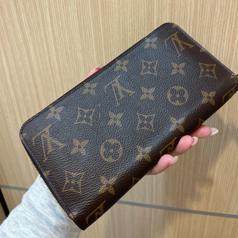 LV老花棕色拉鍊長夾-7