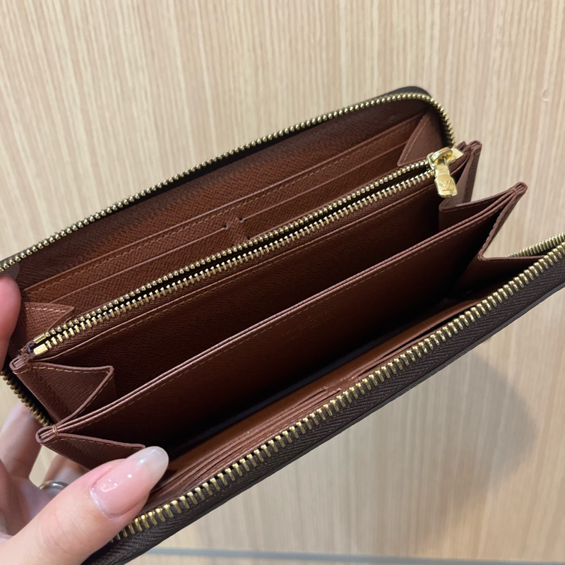 LV老花棕色拉鍊長夾-14