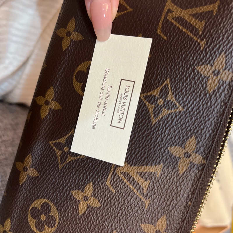 LV老花棕色拉鍊長夾-21