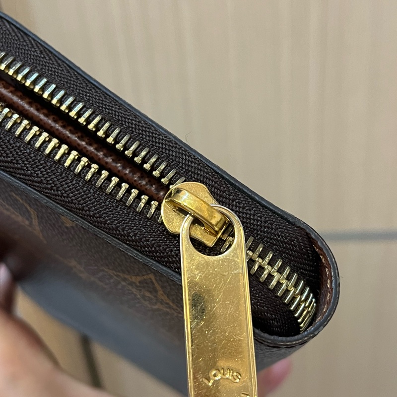 LV老花棕色拉鍊長夾-14