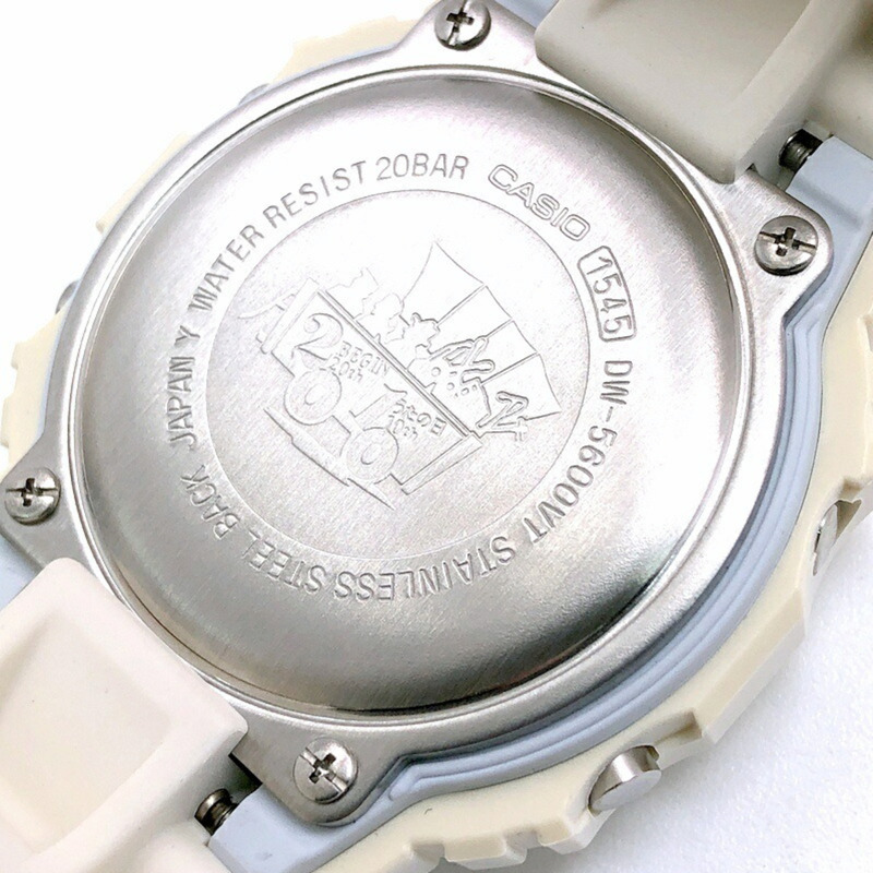 G-SHOCK CASIO DW-5600BEGIN-7 手錶,為慶祝 BEGIN 品牌成立 20 週年和沖繩歌之日 10 週年而推出的合作款(白色、藍色、Sakana EL)。 2010 年 5 月在 Mikunigaoka 商店發售。-7