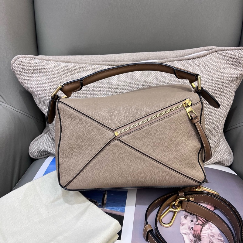 LOEWE羅意威 沙色系全皮拼色中號 puzzle 變形包幾何包-1