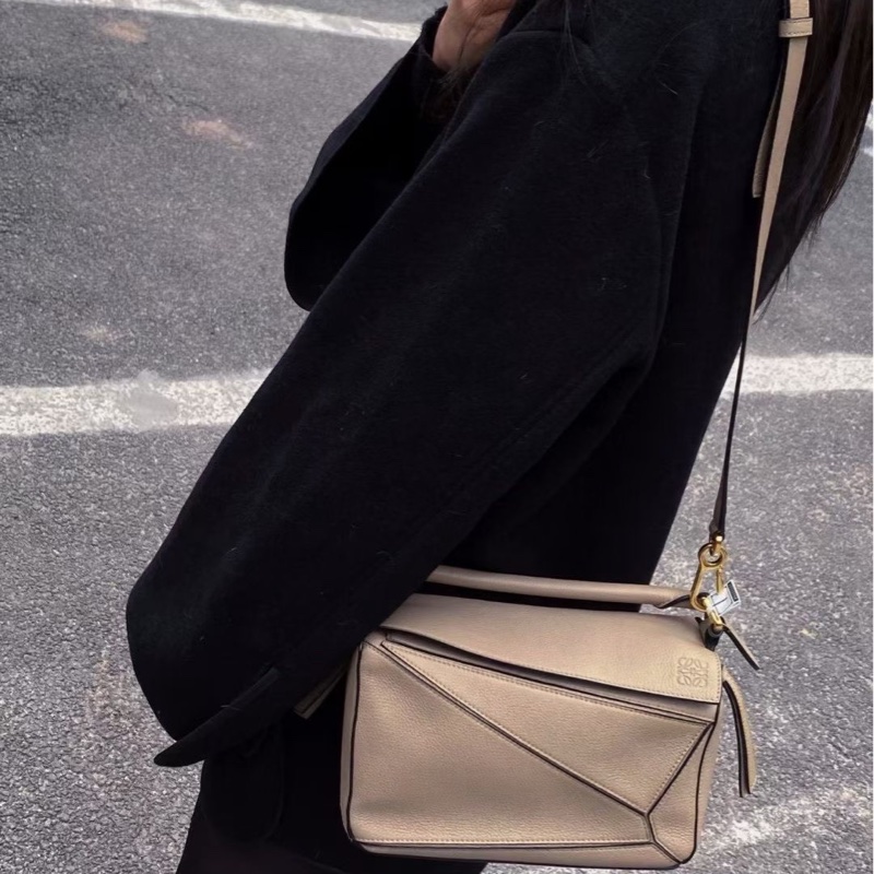 LOEWE羅意威 沙色系全皮拼色中號 puzzle 變形包幾何包-9