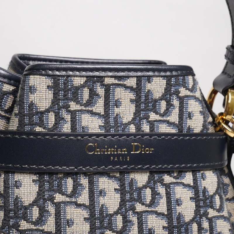 DIOR 藍色緹花布CEST DIOR 金釦二用水桶包-10