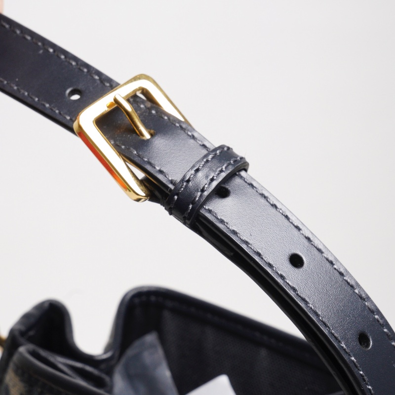 DIOR 藍色緹花布CEST DIOR 金釦二用水桶包-14