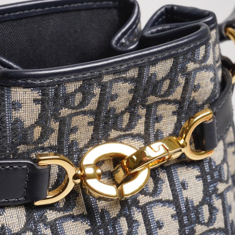 DIOR 藍色緹花布CEST DIOR 金釦二用水桶包-16