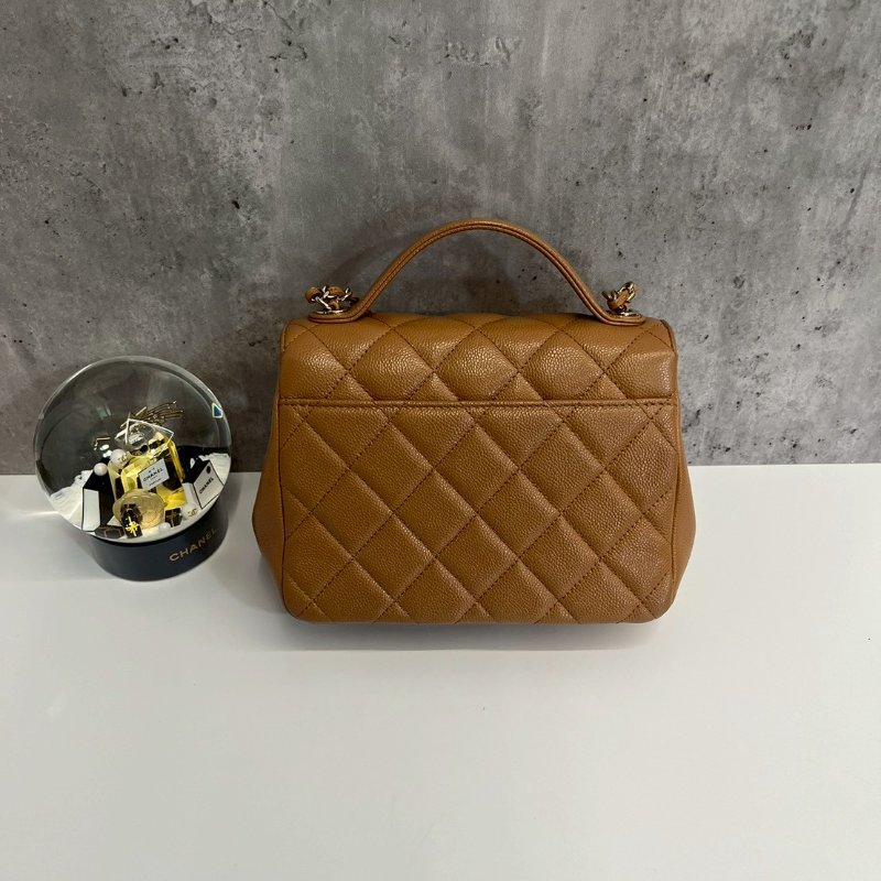 Chanel affinity 郵差包 奶茶色-1