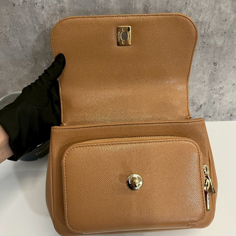 Chanel affinity 郵差包 奶茶色-7