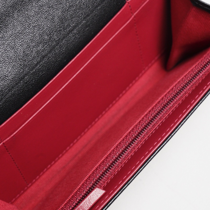 CHANEL香奈兒 19系列 大菱格紋小羊皮口蓋中夾(黑色/金釦)-10