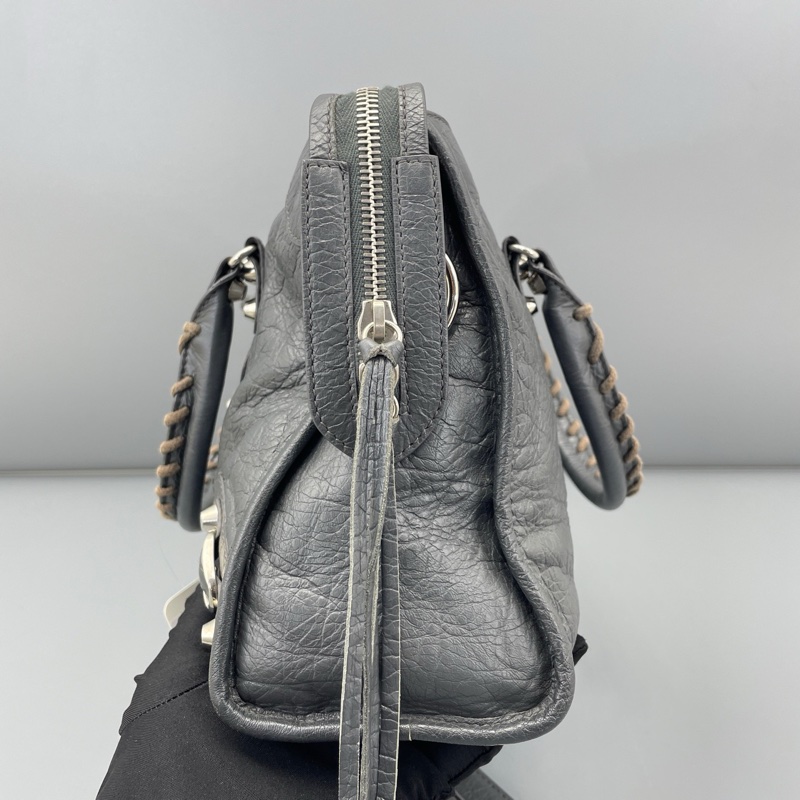 Balenciaga 巴黎世家機車包中號岩石灰刺繡肩帶 約30*18*10cm-10