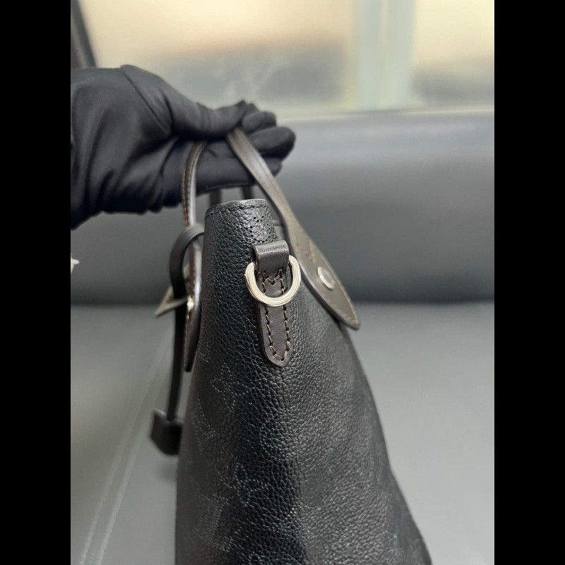 LV Hina
黑色菜籃子 鏤空月光女神-13