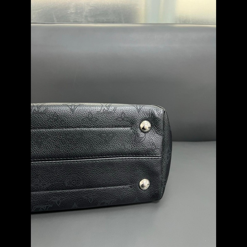 LV Hina
黑色菜籃子 鏤空月光女神-18