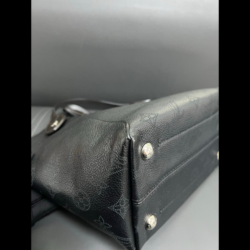 LV Hina
黑色菜籃子 鏤空月光女神-21