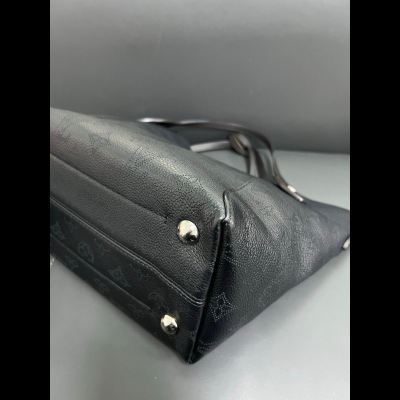 LV Hina
黑色菜籃子 鏤空月光女神-22