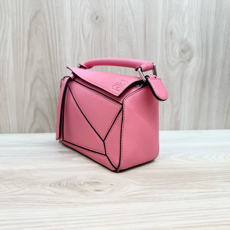 LOEWE 粉銀Mini Puzzle幾何包-5