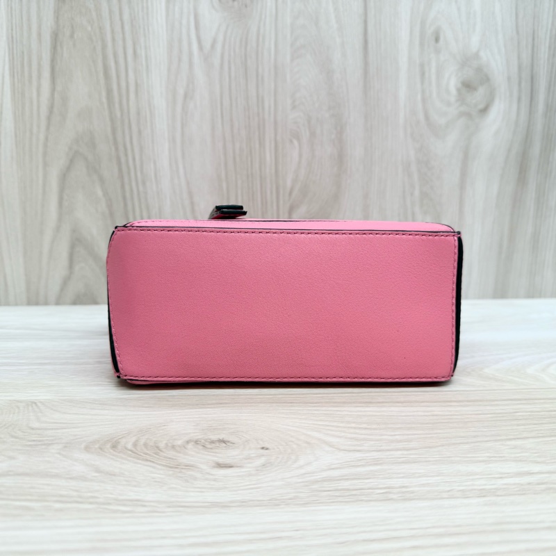 LOEWE 粉銀Mini Puzzle幾何包-8