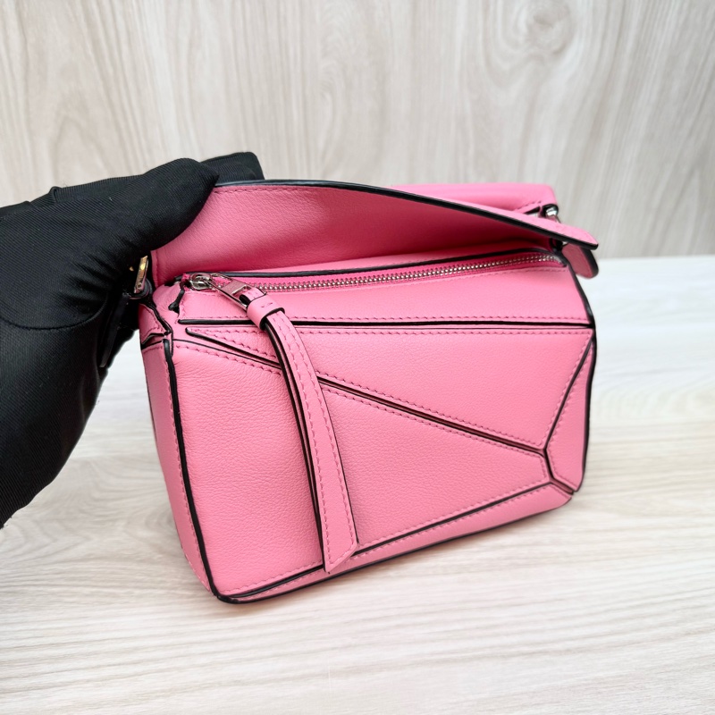 LOEWE 粉銀Mini Puzzle幾何包-11