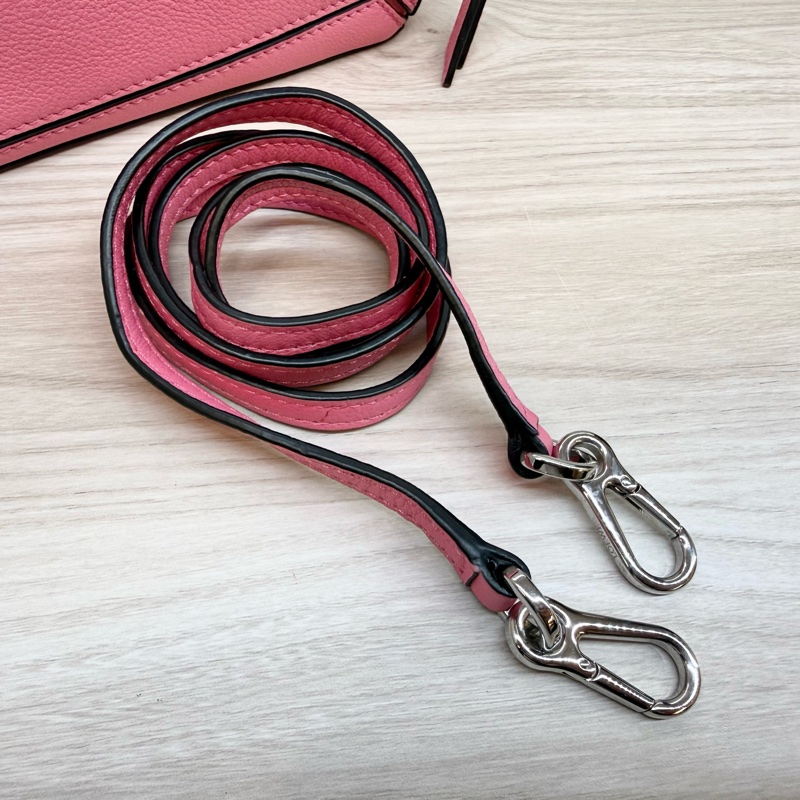 LOEWE 粉銀Mini Puzzle幾何包-21