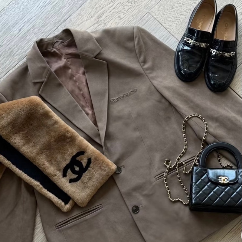 Chanel 23B爆款!小香家最美樂福鞋💗品牌logo字母鏈條透氣真皮樂福鞋、小皮鞋-1