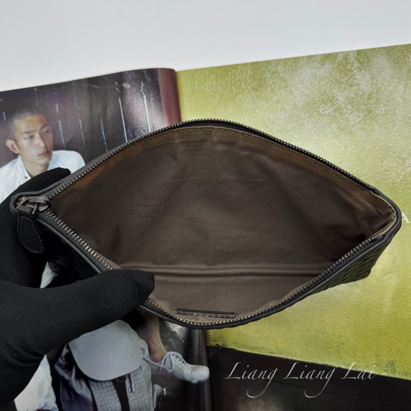 BOTTEGA VENETA BV經典編織小牛皮鐵灰色拉鍊手拿包|化妝包-7