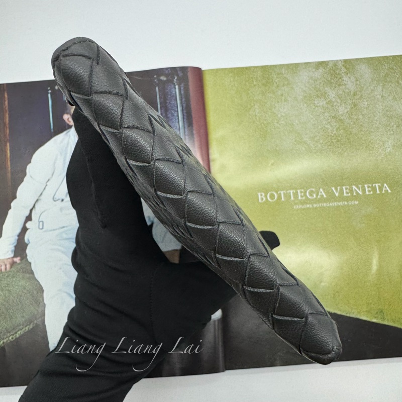 BOTTEGA VENETA BV經典編織小牛皮鐵灰色拉鍊手拿包|化妝包-13