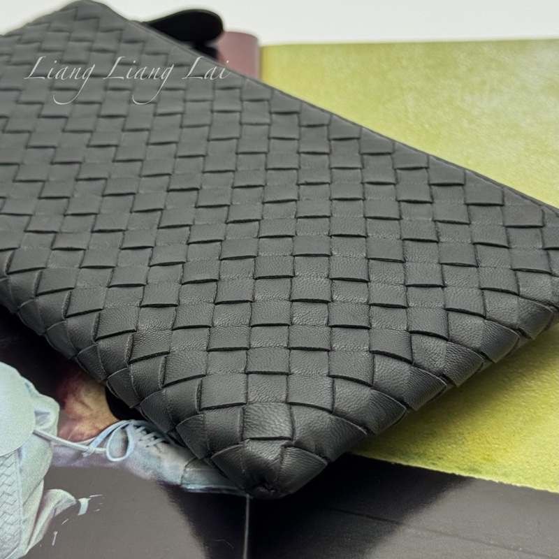 BOTTEGA VENETA BV經典編織小牛皮鐵灰色拉鍊手拿包|化妝包-16