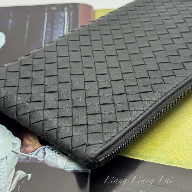 BOTTEGA VENETA BV經典編織小牛皮鐵灰色拉鍊手拿包|化妝包-17