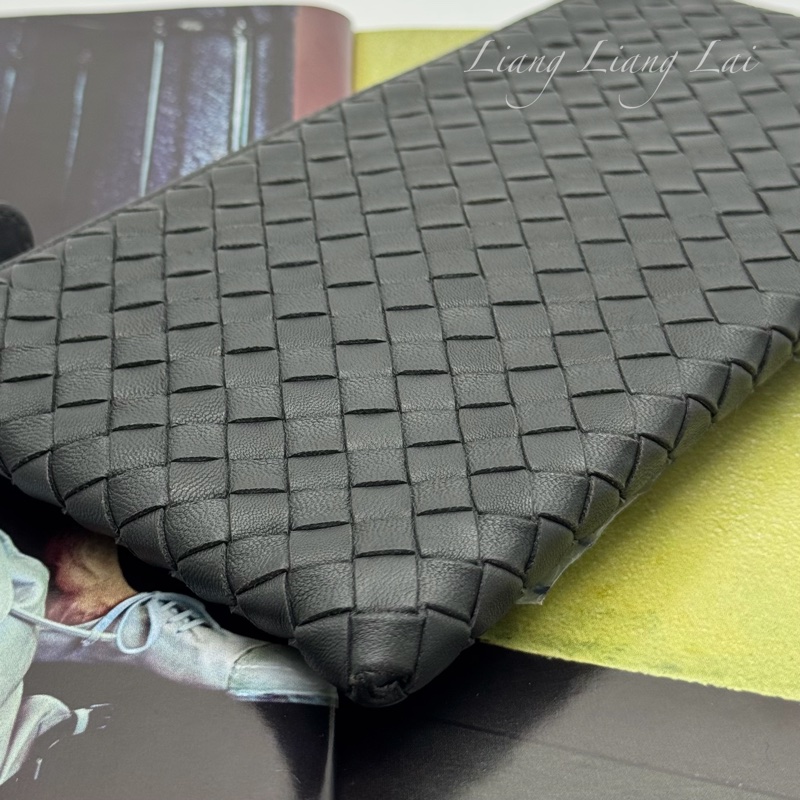 BOTTEGA VENETA BV經典編織小牛皮鐵灰色拉鍊手拿包|化妝包-18