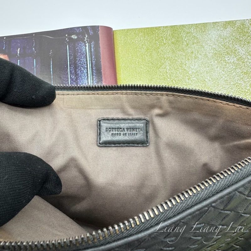 BOTTEGA VENETA BV經典編織小牛皮鐵灰色拉鍊手拿包|化妝包-20