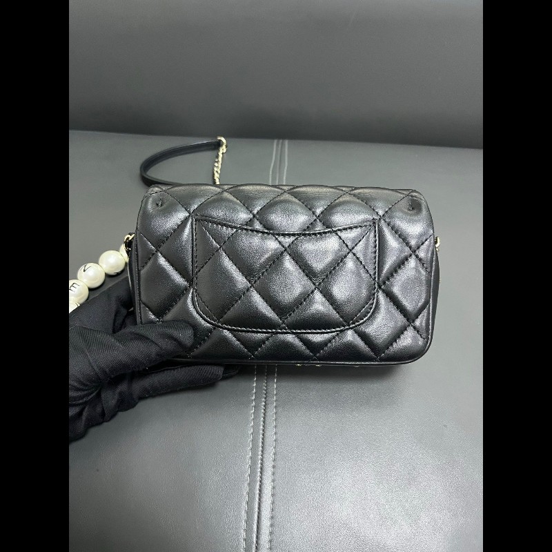 Chanel 黑金cf mini
珍珠鏈條包-2