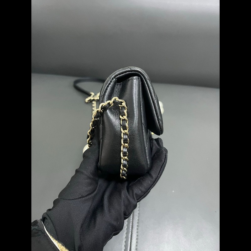 Chanel 黑金cf mini
珍珠鏈條包-4