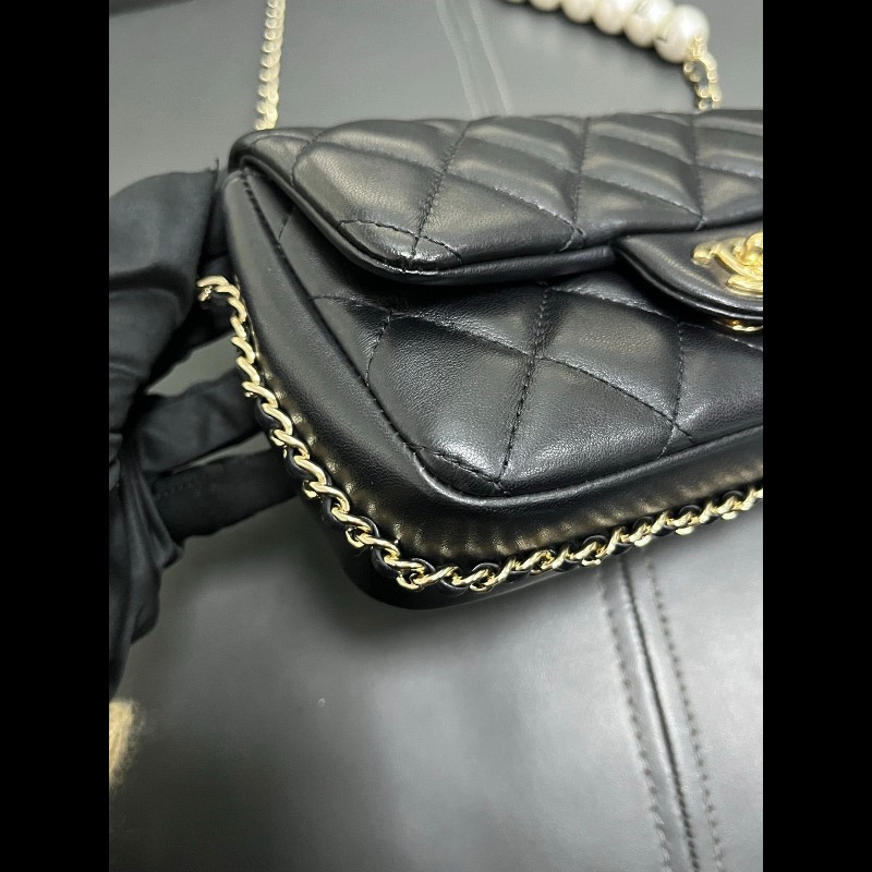 Chanel 黑金cf mini
珍珠鏈條包-6