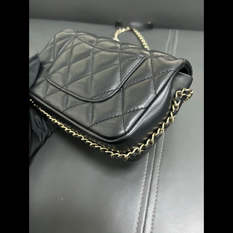 Chanel 黑金cf mini
珍珠鏈條包-10